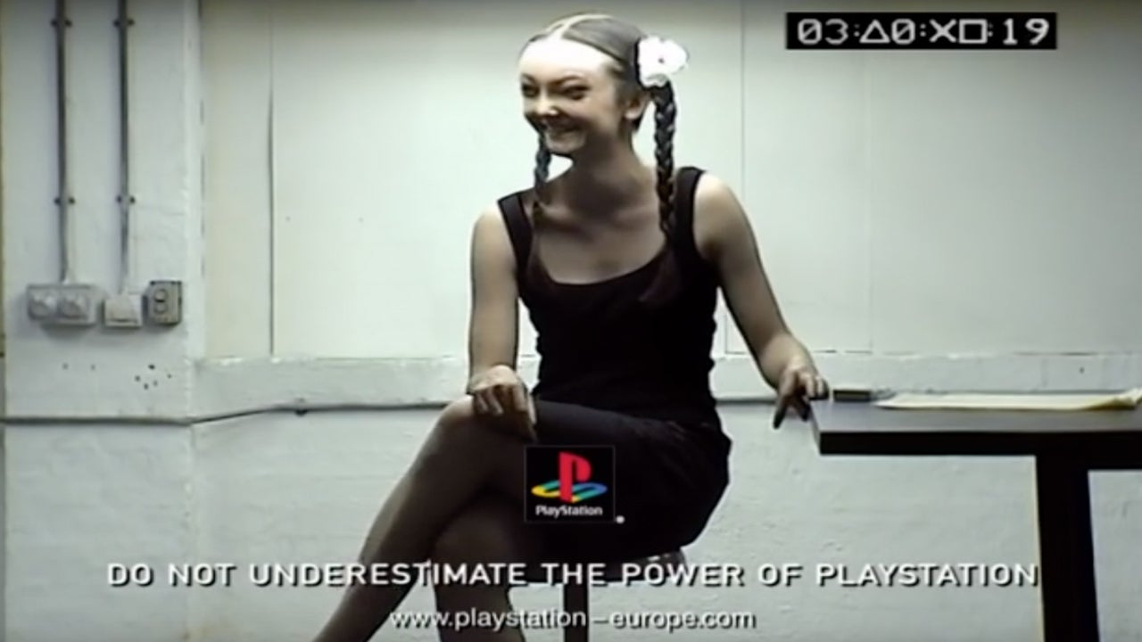 PlayStation 的欧洲“精神财富”广告以一位长着外星人头像的苏格兰女孩为主角，她让 20 世纪 90 年代末每个学龄游戏玩家都陷入了噩梦。